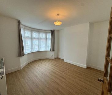 3 bedroom end of terrace house to rent - Photo 3