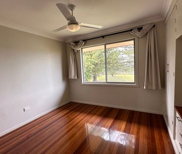 3 BEDROOM FAMILY HOME - Photo 3