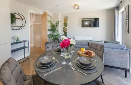 Flat 9, Crescent Court off Blossom Street - Photo 4