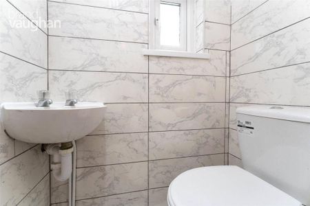 4 bedroom semi-detached house to rent - Photo 3