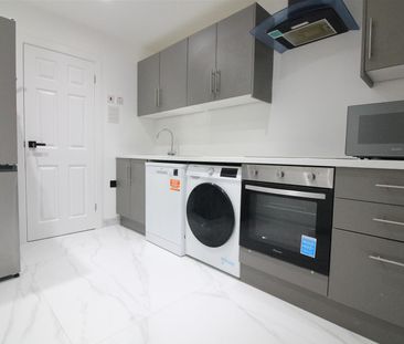 Joel Street, Pinner - Photo 2