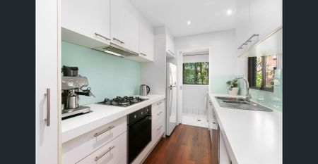 Spacious Coastal Sanctuary - Photo 3