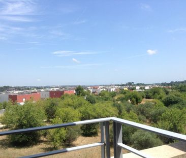 À louer T1 bis EuroFac avec terrasse et parking - Photo 2