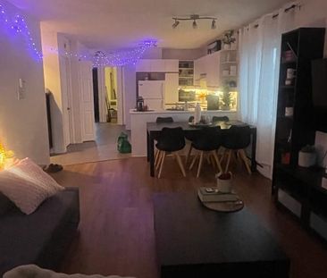 4 1/2 apartment Ste-Dorothee le 1 novembre - Photo 2