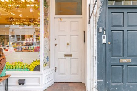 Westbourne Grove - Photo 2