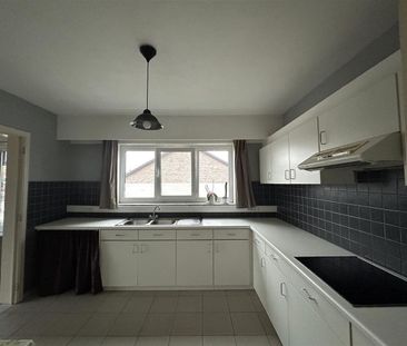 Ruim appartement met 3 slaapkamers en garagebox, gelegen in een rus... - Photo 4