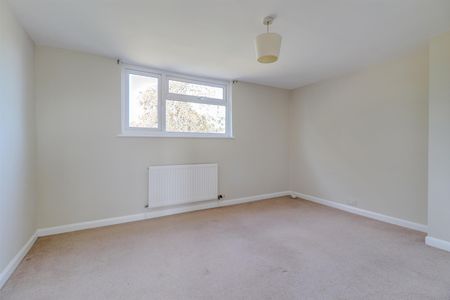 A 2 Bedroom House in Swindon Village GL51 9QH - Photo 5