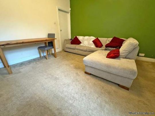 2 bedroom property to rent in Oldham - Photo 1