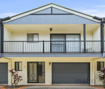 Beautifully Updated Townhouse Moments from Oxford Street!! - Photo 3