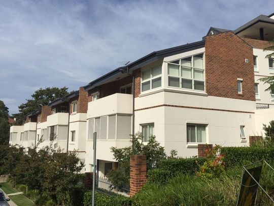 Sunlit Residence in the Heart of Killara with Contemporary Finishes&comma; North East Facing - Photo 1