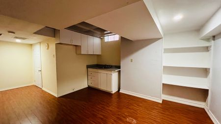 For Lease - 1551 Stoneybrook Trail, Oakville, Ontario - Photo 2