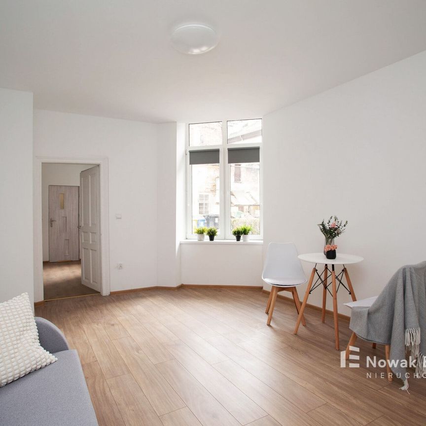 Po remoncie, z osobnym wejściem przy Hali Targowej - Zdjęcie 1