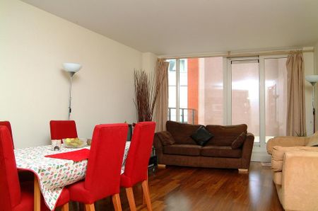 2 bedroom flat to rent - Photo 5