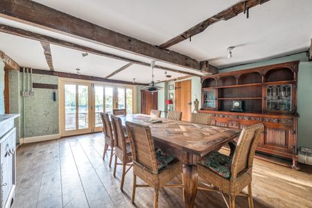 3 bedroom semi-detached house to rent - Photo 4