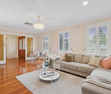 Warm & Inviting Family Haven in Quiet Court - Photo 4