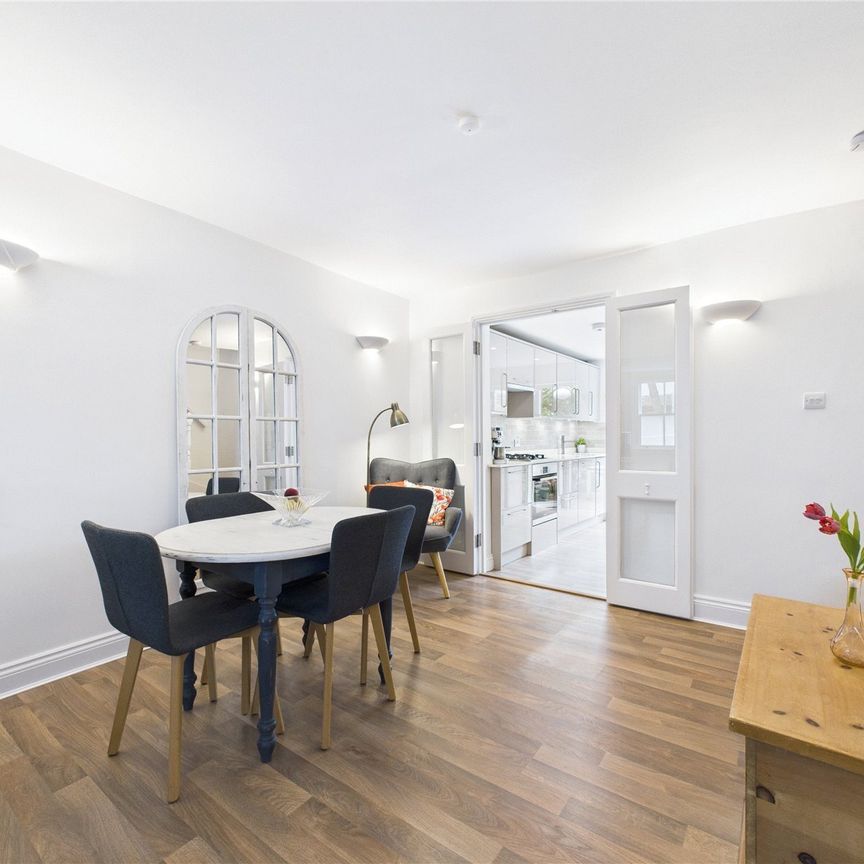 Bell Road, East Molesey, KT8 - Photo 1