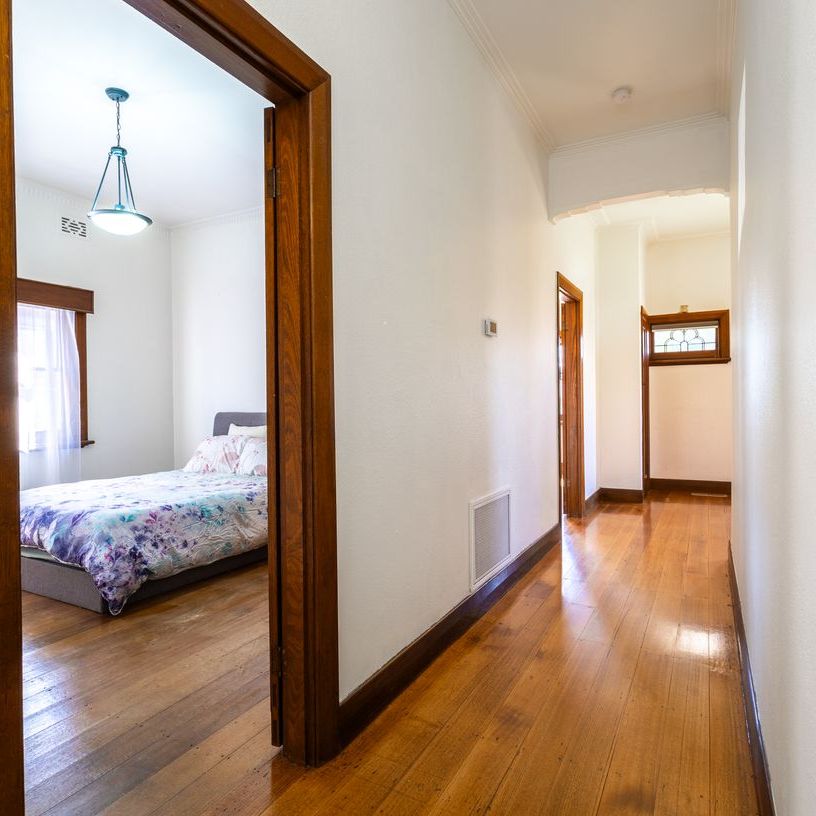 Prestigious location - Photo 1