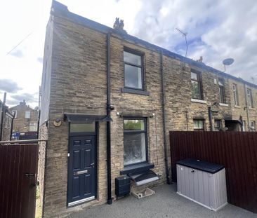 2 bedroom terraced house to rent - Photo 4