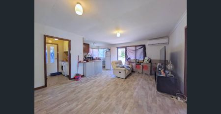 2x1 House in Warnbro with Workshop - Photo 3