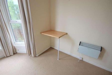 Waverley Road, Southsea, PO5 - Photo 2