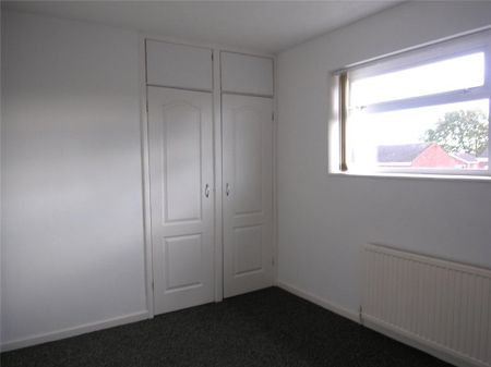 3 bedroom end of terrace house to rent - Photo 3