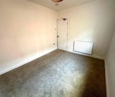 4 bedroom terraced house to rent - Photo 5