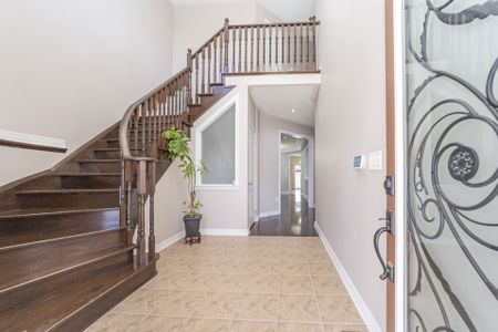 For Lease - 23 Mellowood Avenue Unit# Upper portion, Brampton, Ontario - Photo 3