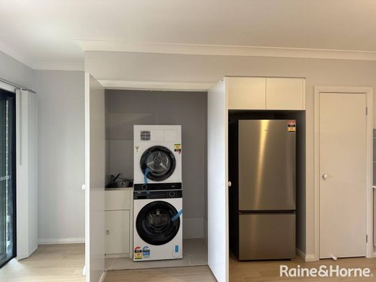 2 Bedroom Granny Flat Available Now - Photo 1