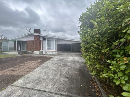 Solid house waiting for a new family - Te Rapa - Photo 3