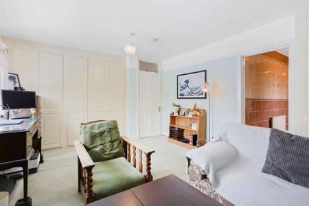 5 bedroom detached bungalow to rent - Photo 4