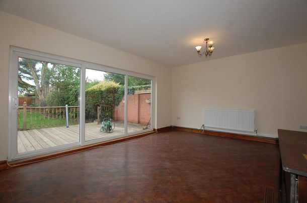 4 bedroom semi-detached house to rent - Photo 1