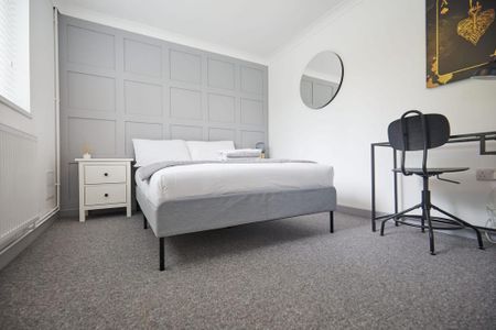 5 bedroom terraced house to rent - Photo 2