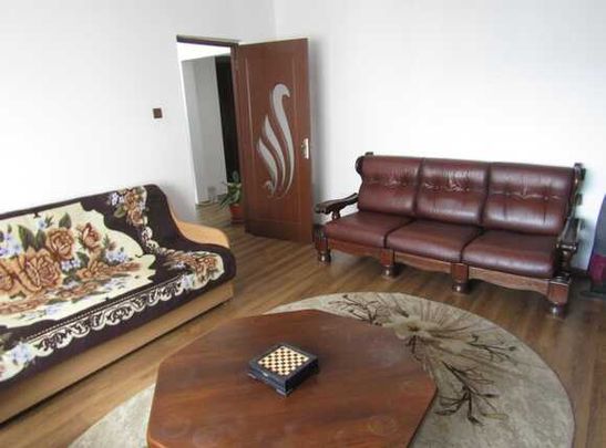Apartament cu 3 camere, 75 mp, decomandat, zona Kaufland - Photo 1