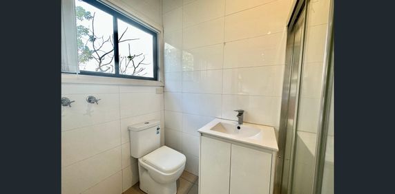 Modern Studio with Private Courtyard in Prime Location - Photo 2