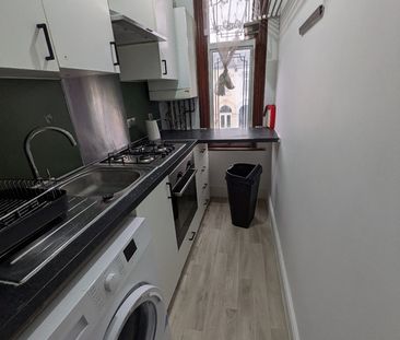 2 Bed Flat, Fanshawe Avenue, IG11 - Photo 3