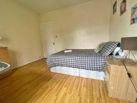 Room in a Shared House, Gibbon Road, W3 - Photo 4