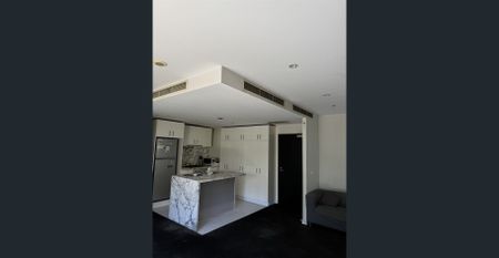 Fully furnished 3 bedroom 2 bathroom apartment at Dockland with city view - Photo 4