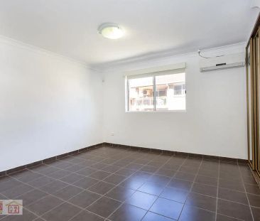 “Prime Location Townhouse” - Photo 4