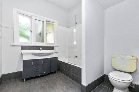 2 Keith Street, Oakleigh East VIC 3166 - Photo 4