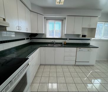 For Lease - 78 Marchbank Crescent, Brampton, Ontario - Photo 4