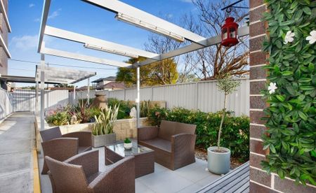 TOP FLOOR TWO BEDROOM APARTMENT IN BELMORE ! - Photo 5