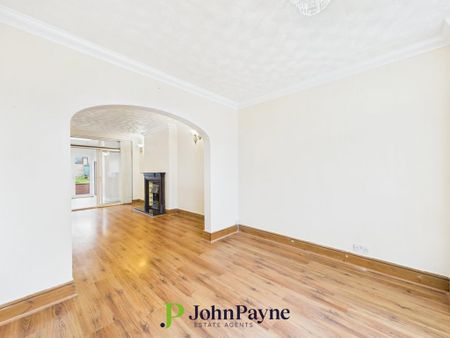 3 bedroom end of terrace house to rent - Photo 4