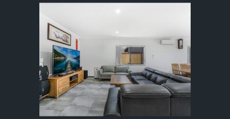 WELCOME TO LUXURY LIVING! - Photo 2