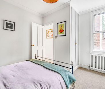 2 bedroom maisonette to rent - Photo 2