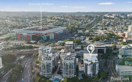 “Inner City Fringe - River Views” - Photo 2