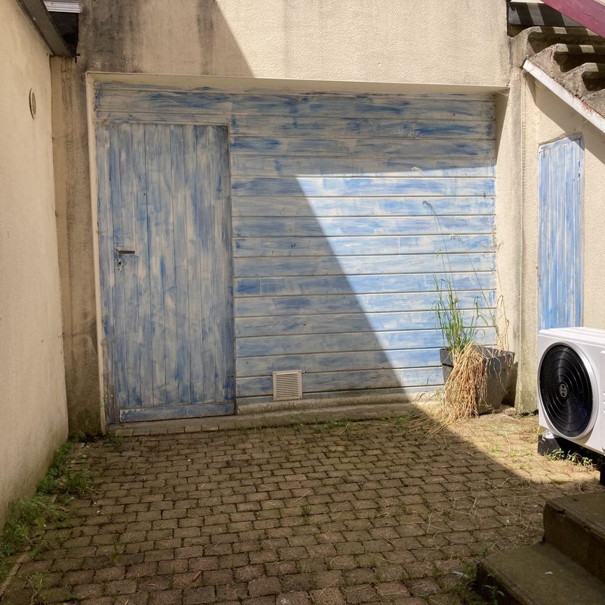 T2 EN DUPLEX AVEC TERRASSE - TARARE - Photo 1