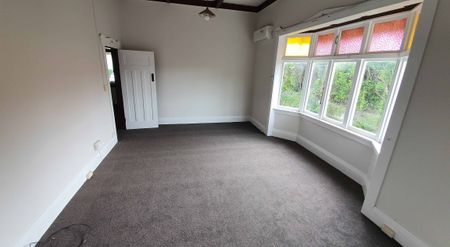 2 Bedroom front flat - Photo 5