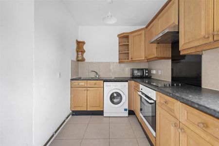 4 bedroom flat to rent - Photo 5
