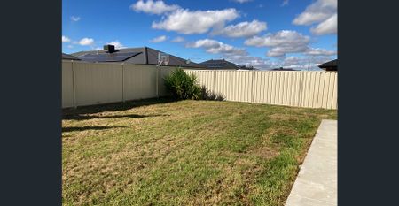 Modern Family Home North Shepparton - Photo 4