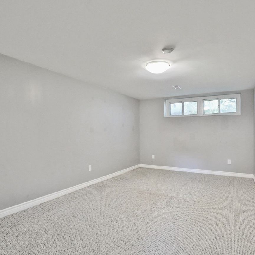 For Lease - 275 Southwood Drive, Hamilton, Ontario - Photo 1